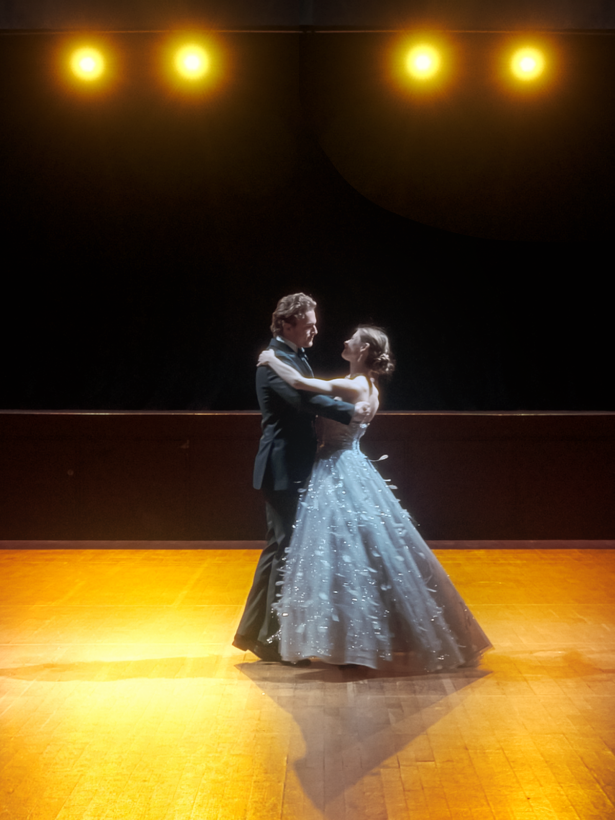 Couple dansant lors d'un bal Elevalse